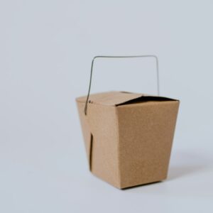Brown kraft paper box with wire handle
